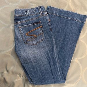 Seven7 jeans women’s size 31, sexy flare